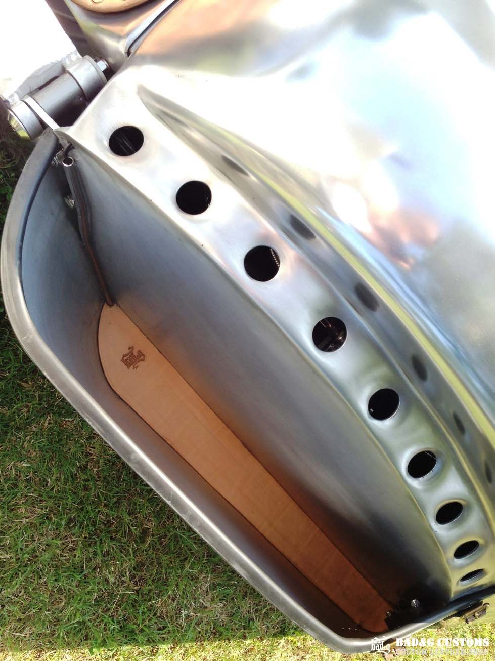 Flypaper Customs Aluminum Bagger Skull Seat