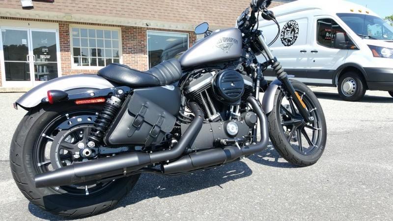 Upgrade your Harley-Davidson® Sportster with the SR02 Left Side Solo Bag. Hand crafted in USA with premium leather and top quality hardware. Durable and stylish, it's the perfect fit for your motorcycle.