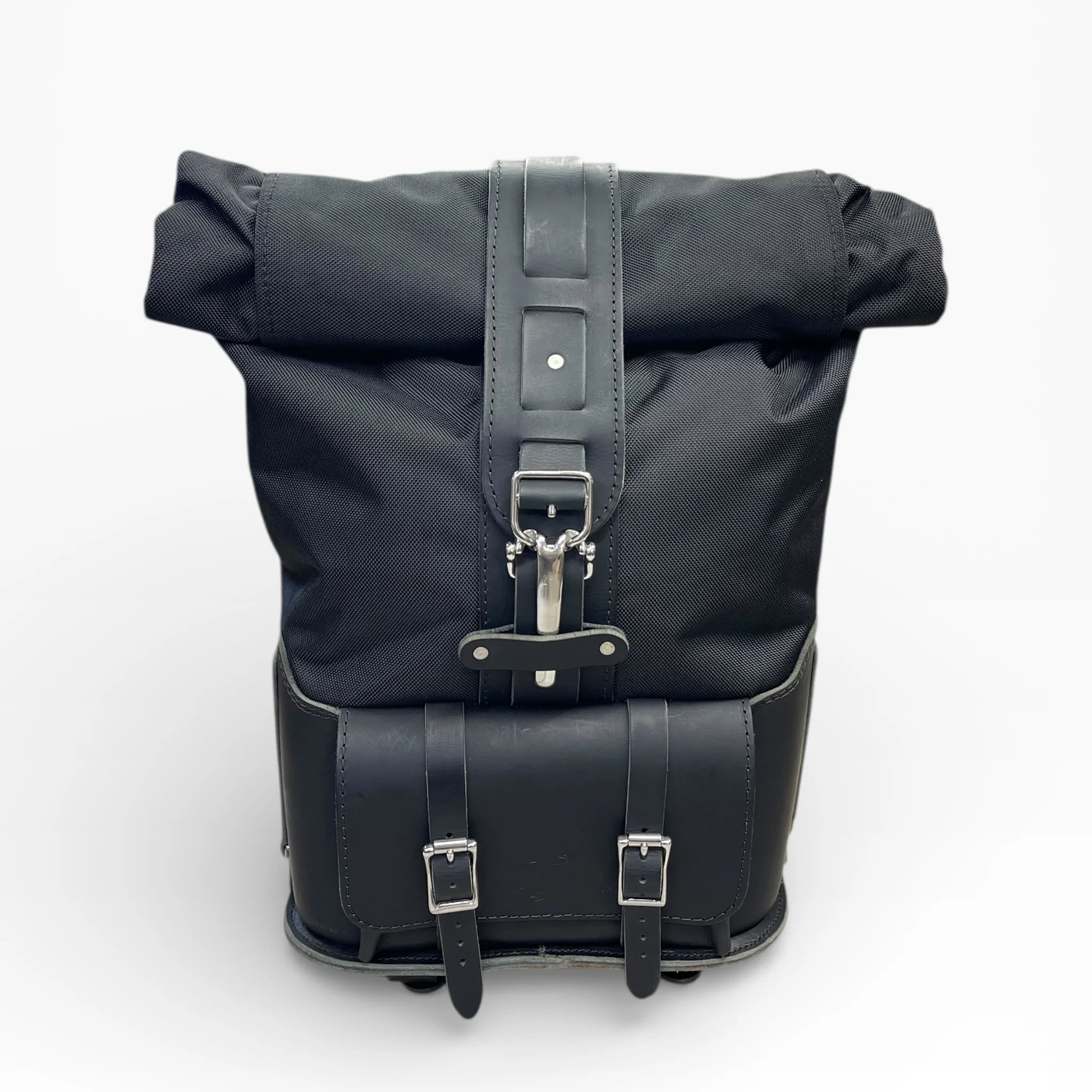 ユニバーサル ロールトップ バックパック サドルバッグ - URB01